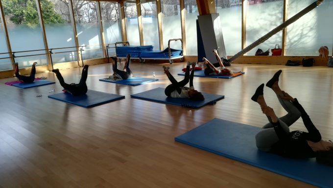 Assouplissements en cours de gym douce 